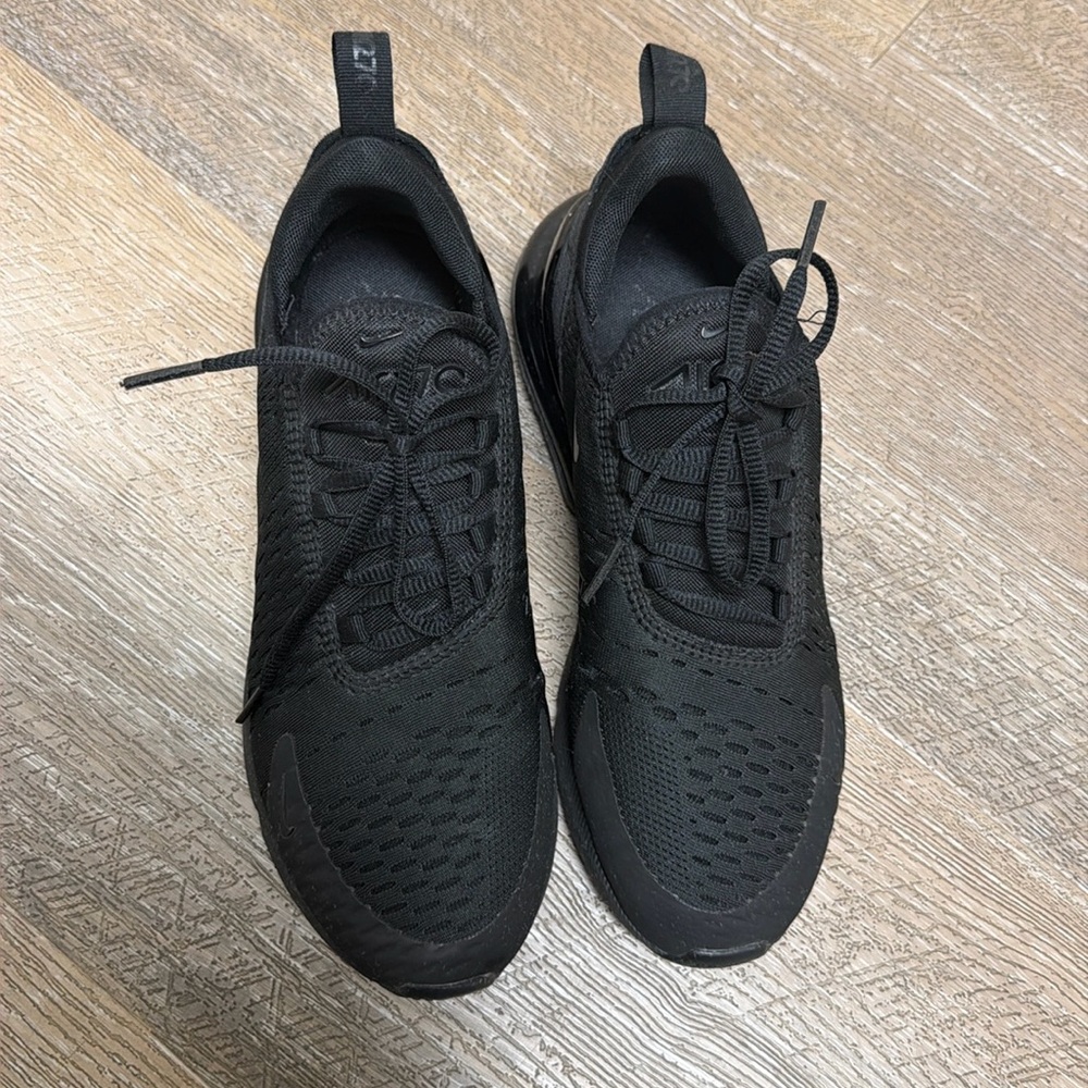 Nike Airmax 270 Women's Black Sneakers size 7.5